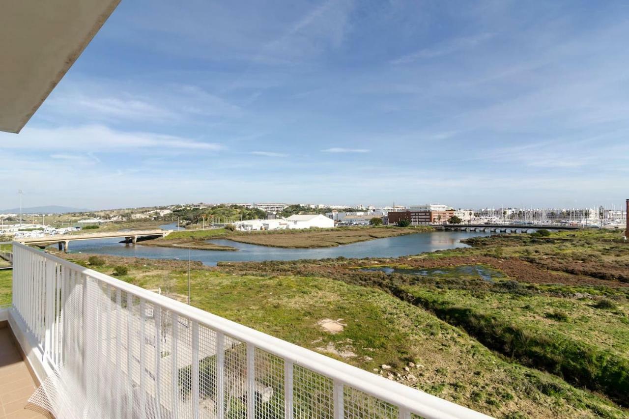 Marina And Atlantic Ocean View Apartment Lagos Exterior photo